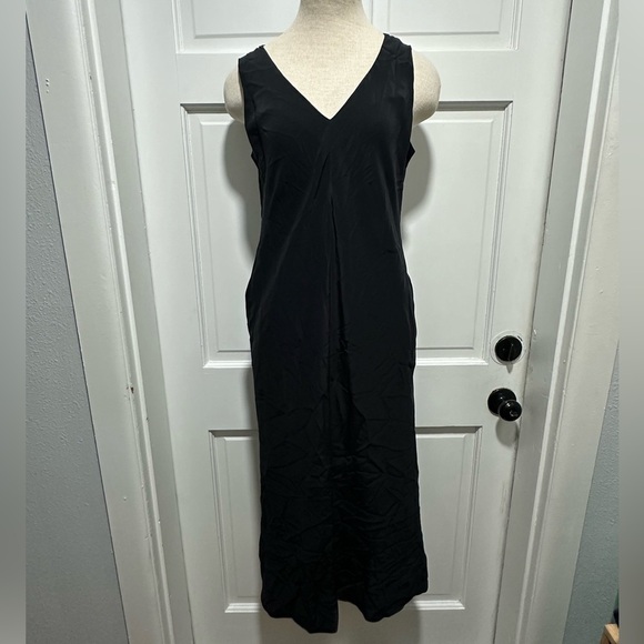 Eileen Fisher 100% Silk V-Neck Black Maxi Dress with pockets Size Small - Picture 5 of 7